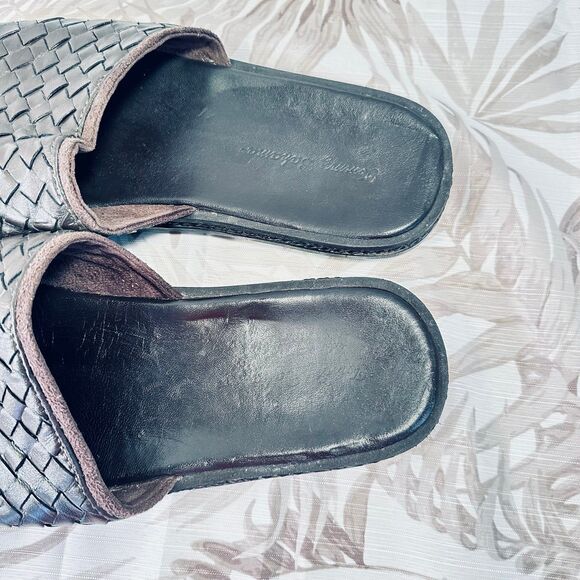 Tommy Bahama Sandals - Picture 12 of 12